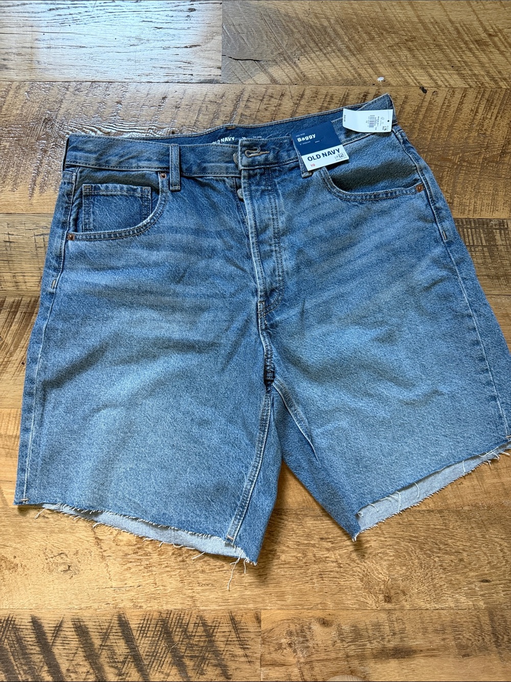 Old Navy Women’s 9” Baggy Denim Cutoff Shorts. Size 10.